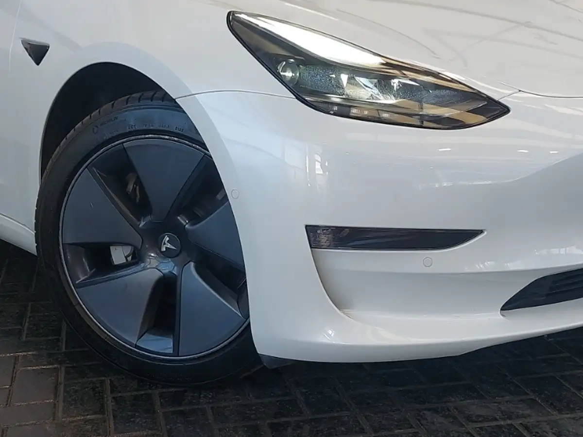 2022-tesla-model-3-e-long-range-big-8