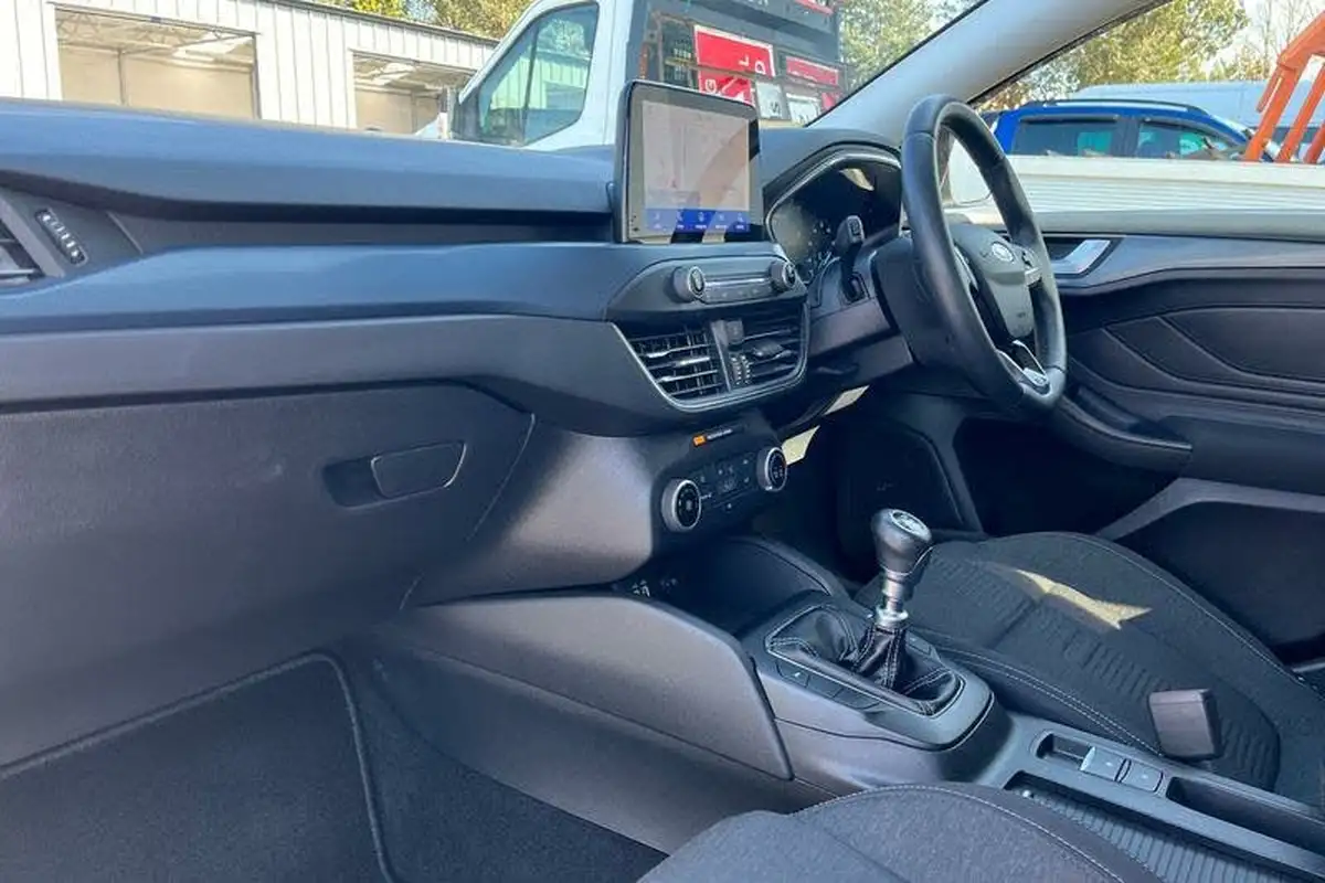 2021-ford-focus-big-17