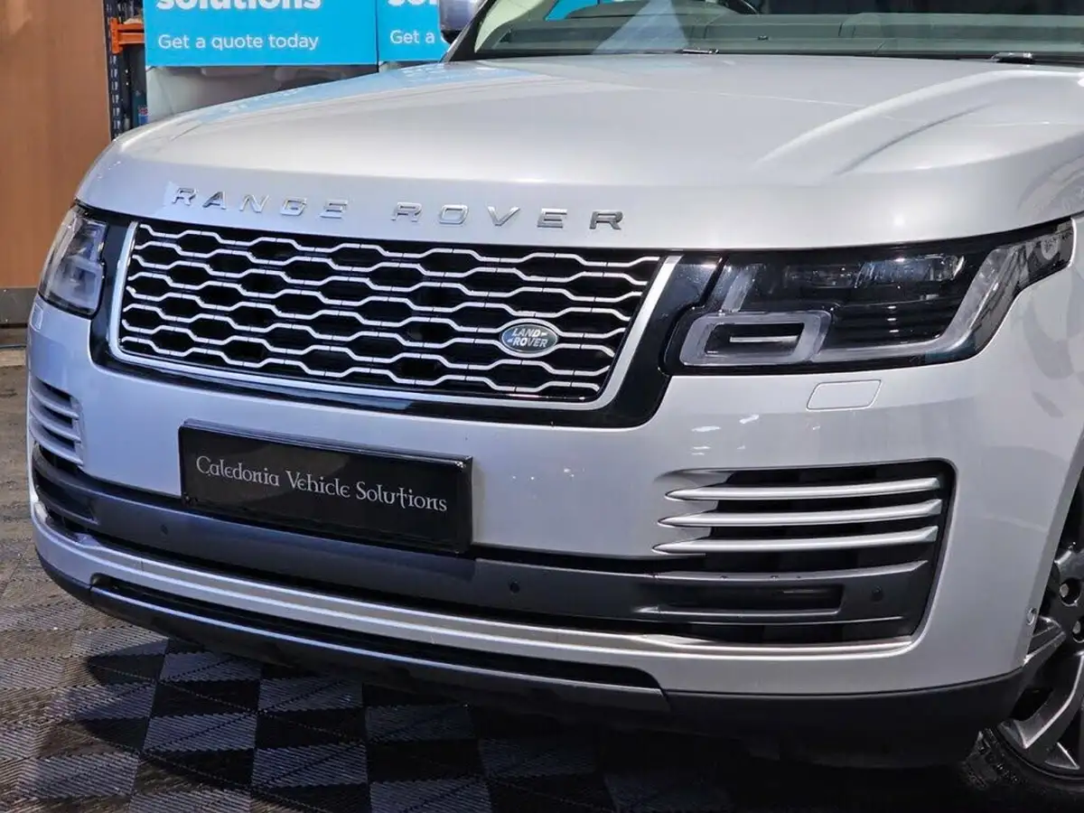 2019-land-rover-range-rover-30-sd-v6-vogue-big-9