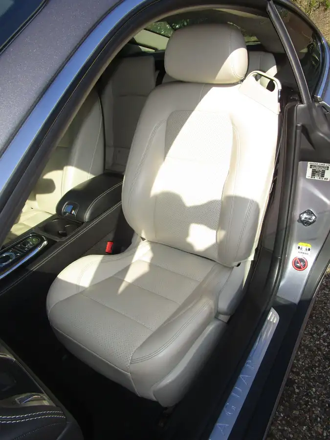 2011-jaguar-xk-50-portfolio-coupe-auto-big-19