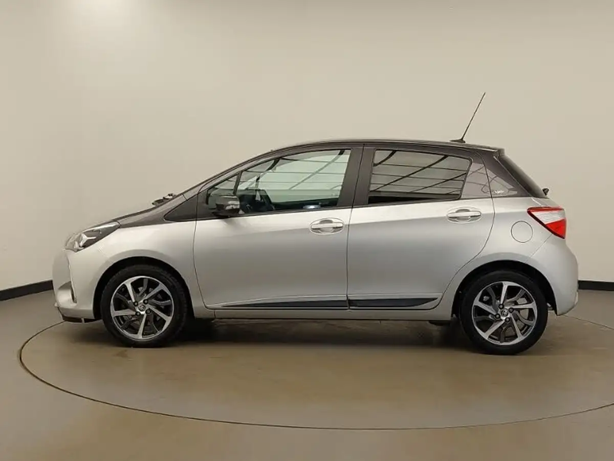 2019-toyota-yaris-15-vvt-i-y20-111bhp-1496cc-big-3