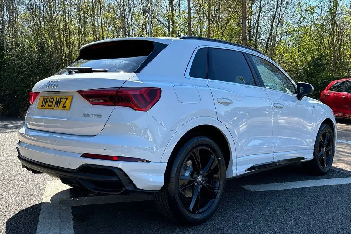 2019-audi-q3-15-35-tfsi-s-line-cod-station-wagon-1498cc-tronic-big-5