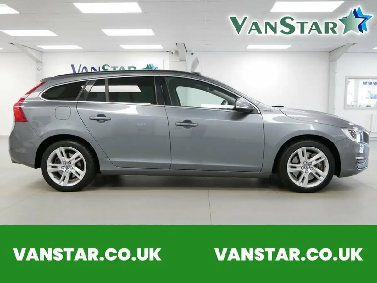 2016-volvo-v60-24td-d5-se-big-0