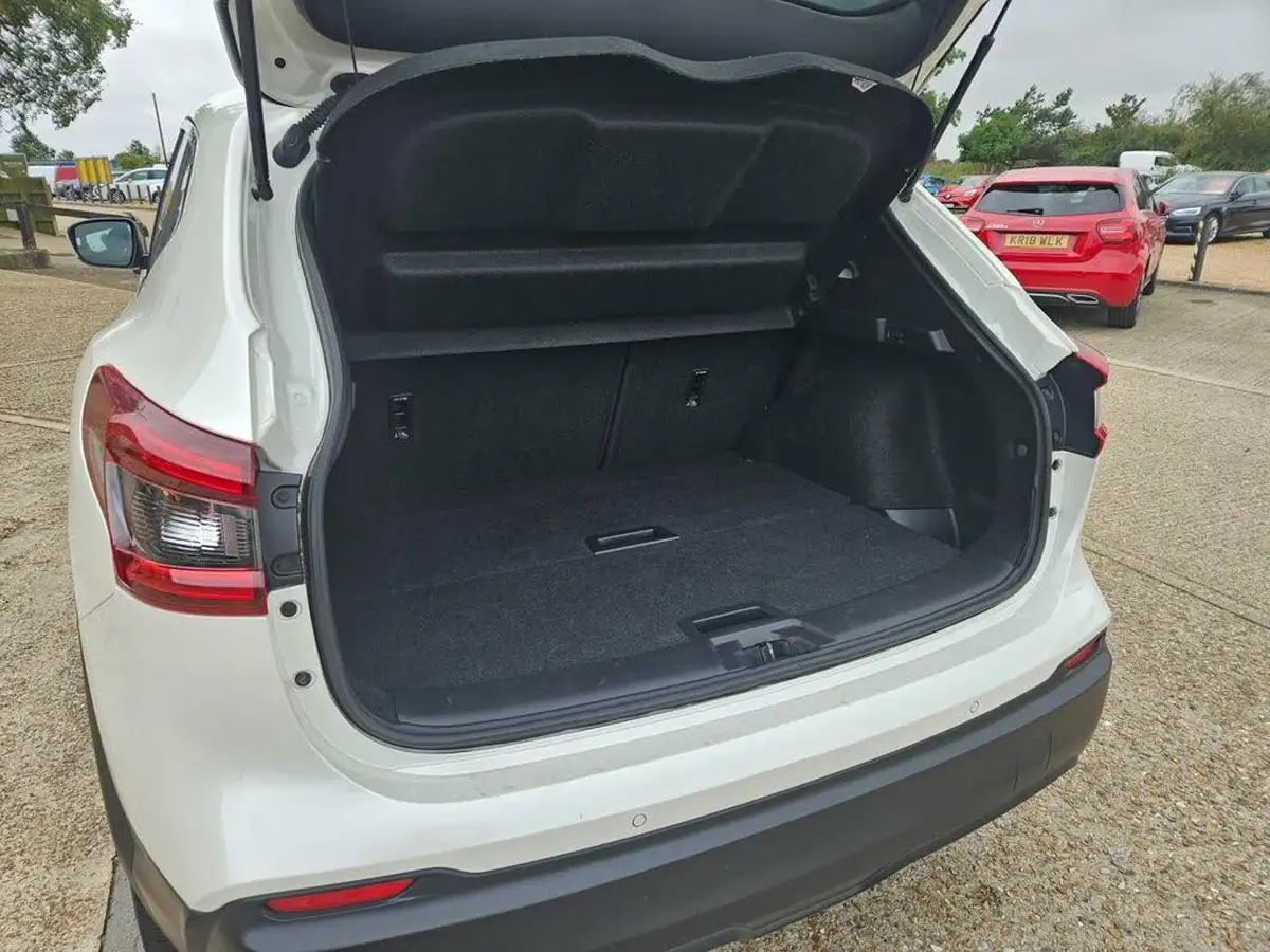 2019-nissan-qashqai-13-dig-t-acenta-premium-140ps-big-6