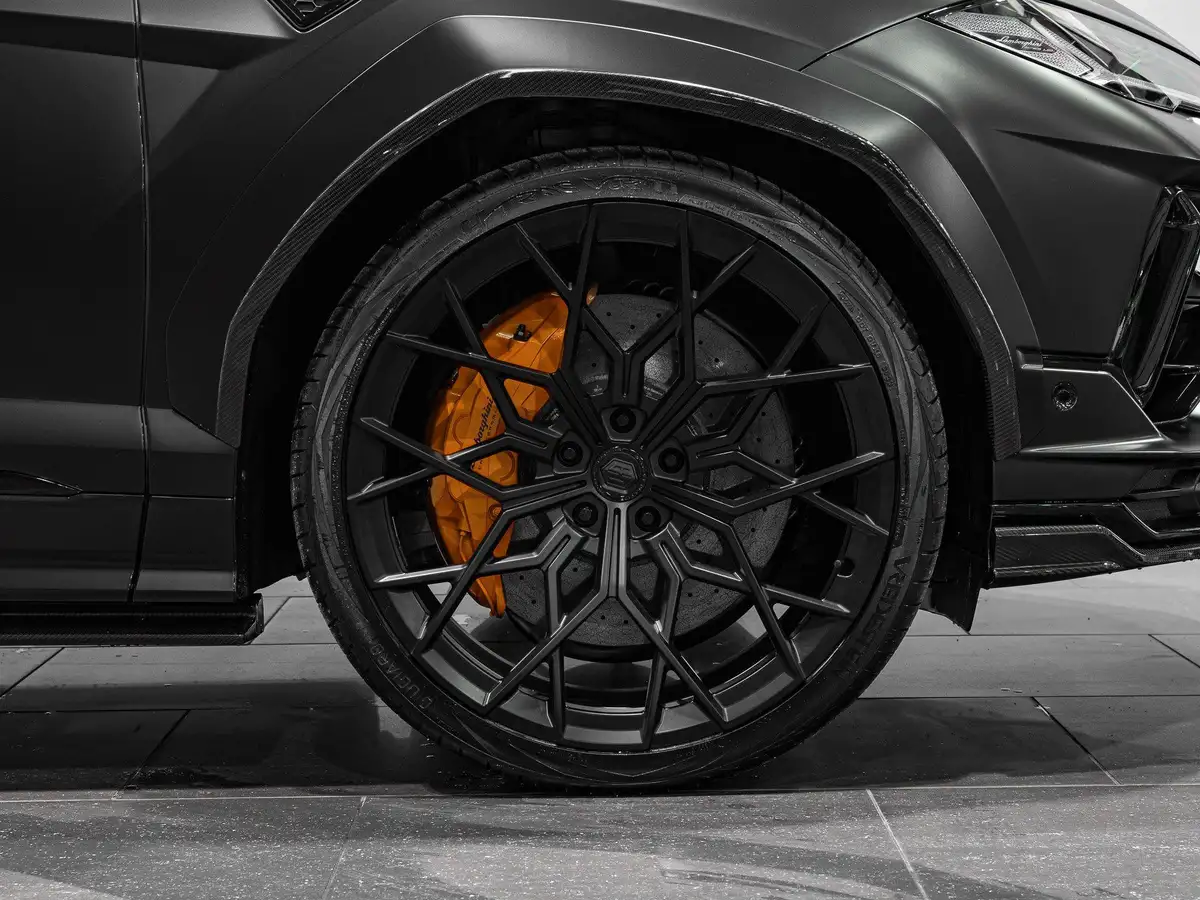 2023-lamborghini-urus-40-no-trim-big-4