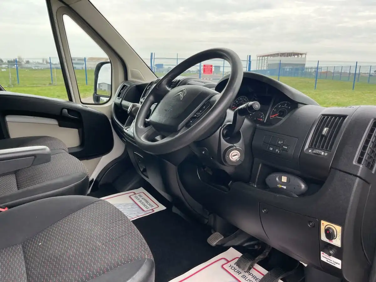 2015-citroen-relay-22td-35-l3-130-luton-big-19