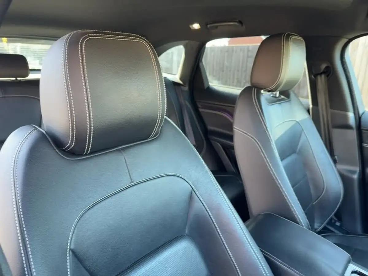 2017-jaguar-f-pace-20i-r-sport-250ps-1997cc-big-32
