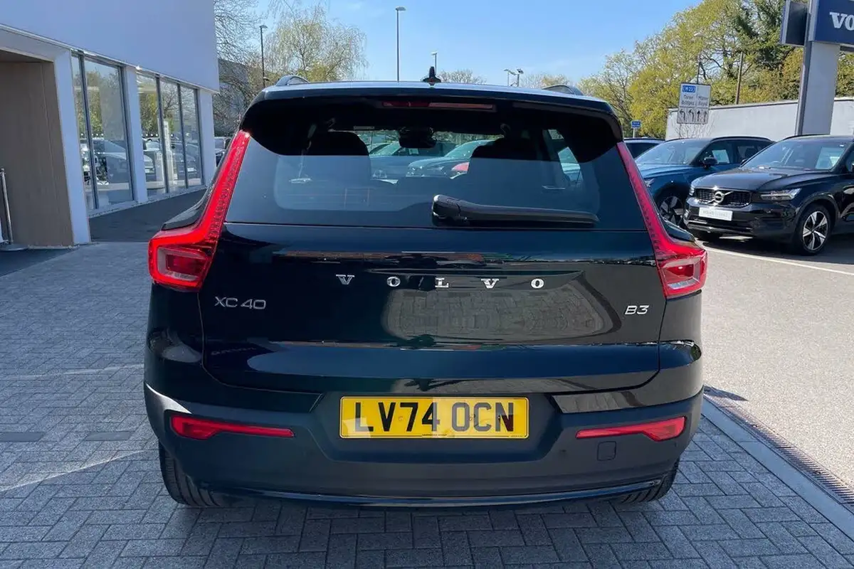 2024-volvo-xc40-20-b3-plus-big-7