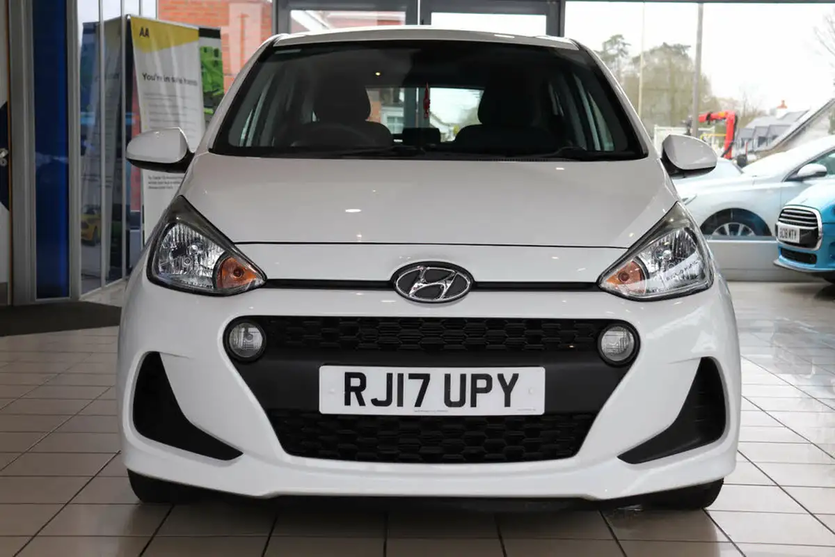 2017-hyundai-i10-12-se-big-10
