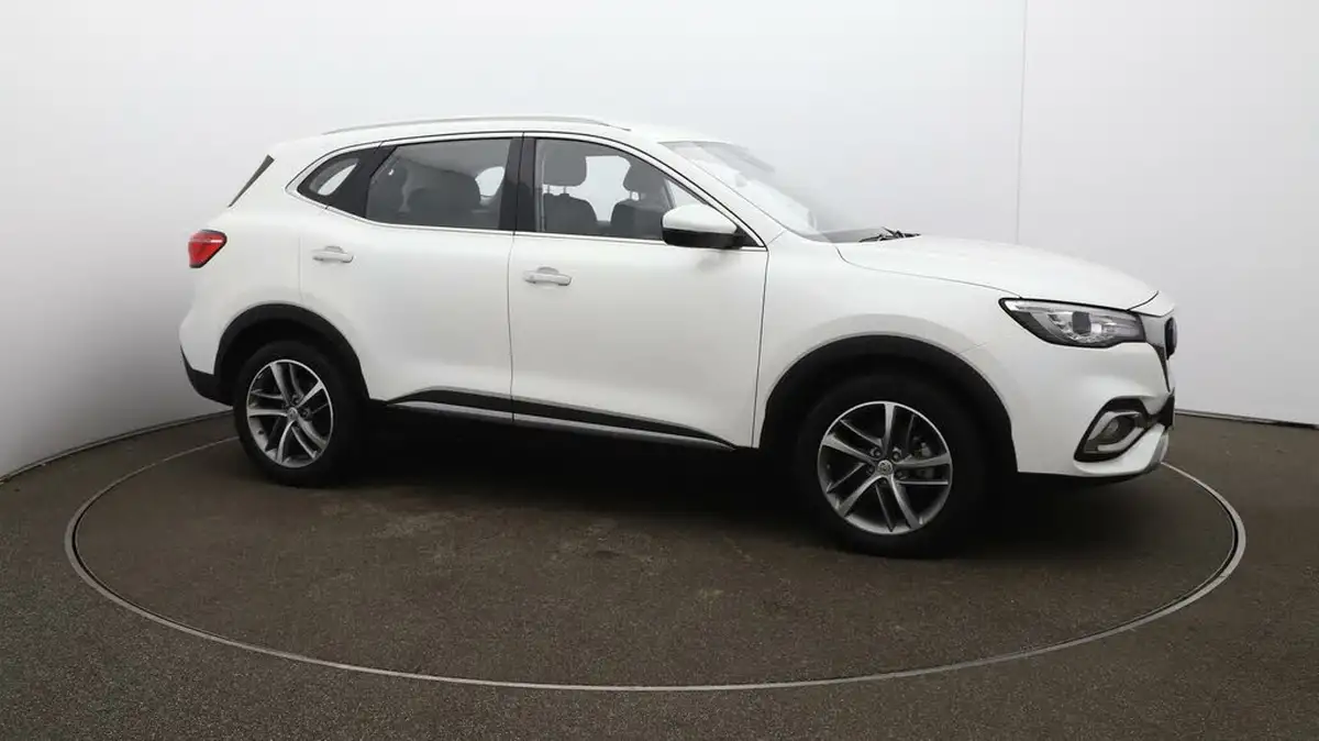 2022-mg-hs-15t-gdi-excite-162ps-dct-big-37