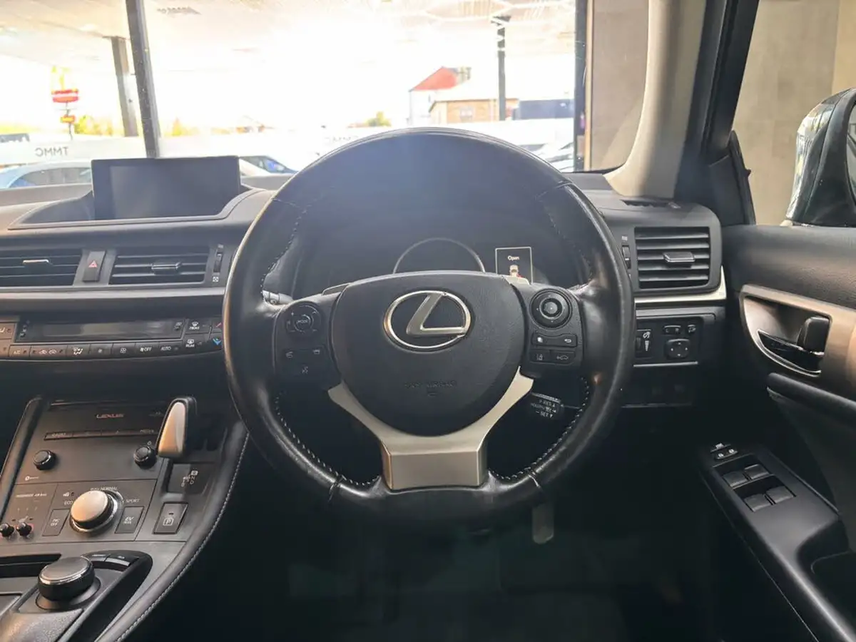 2021-lexus-ct-200h-18-ct-big-33