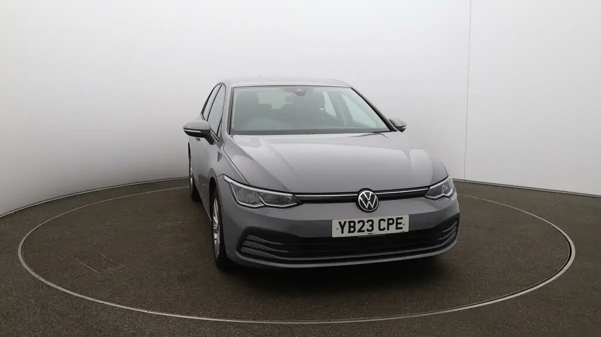 2023-volkswagen-golf-15-tsi-life-130ps-hatchback-big-32