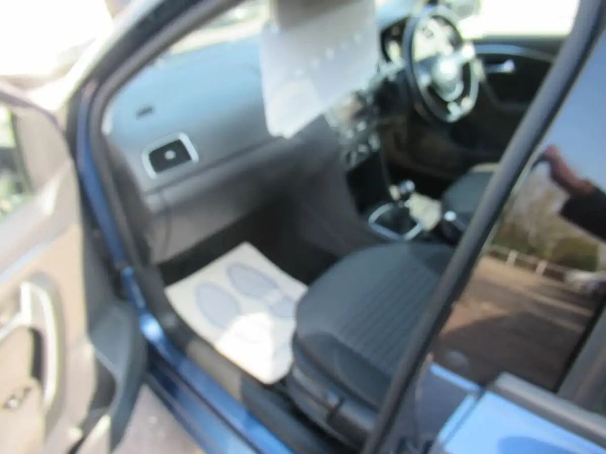 2015-volkswagen-polo-12-tsi-se-5d-big-13