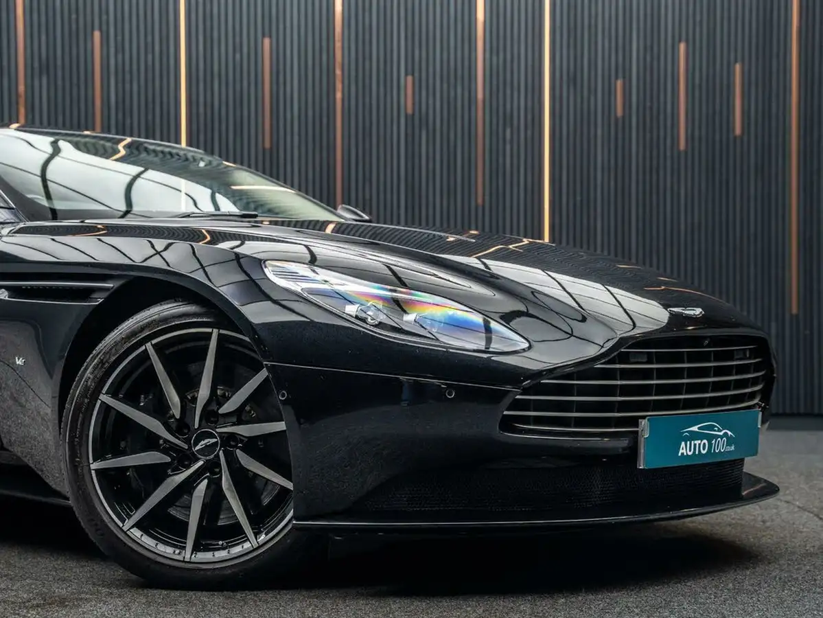 2017-aston-martin-db11-52-v12-big-10