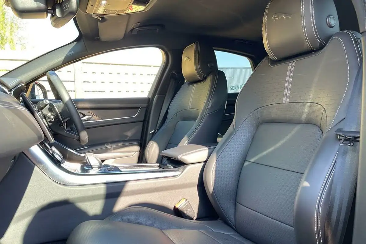 2024-jaguar-xf-20-p300-300-sport-saloon-4d-big-28