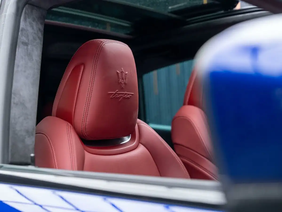 2022-maserati-levante-38-trofeo-big-35