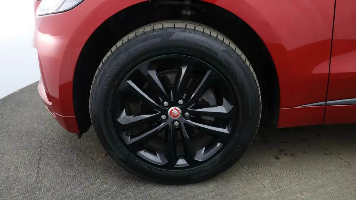 2019-jaguar-f-pace-20-i4d-r-sport-180ps-ss-auto-big-17