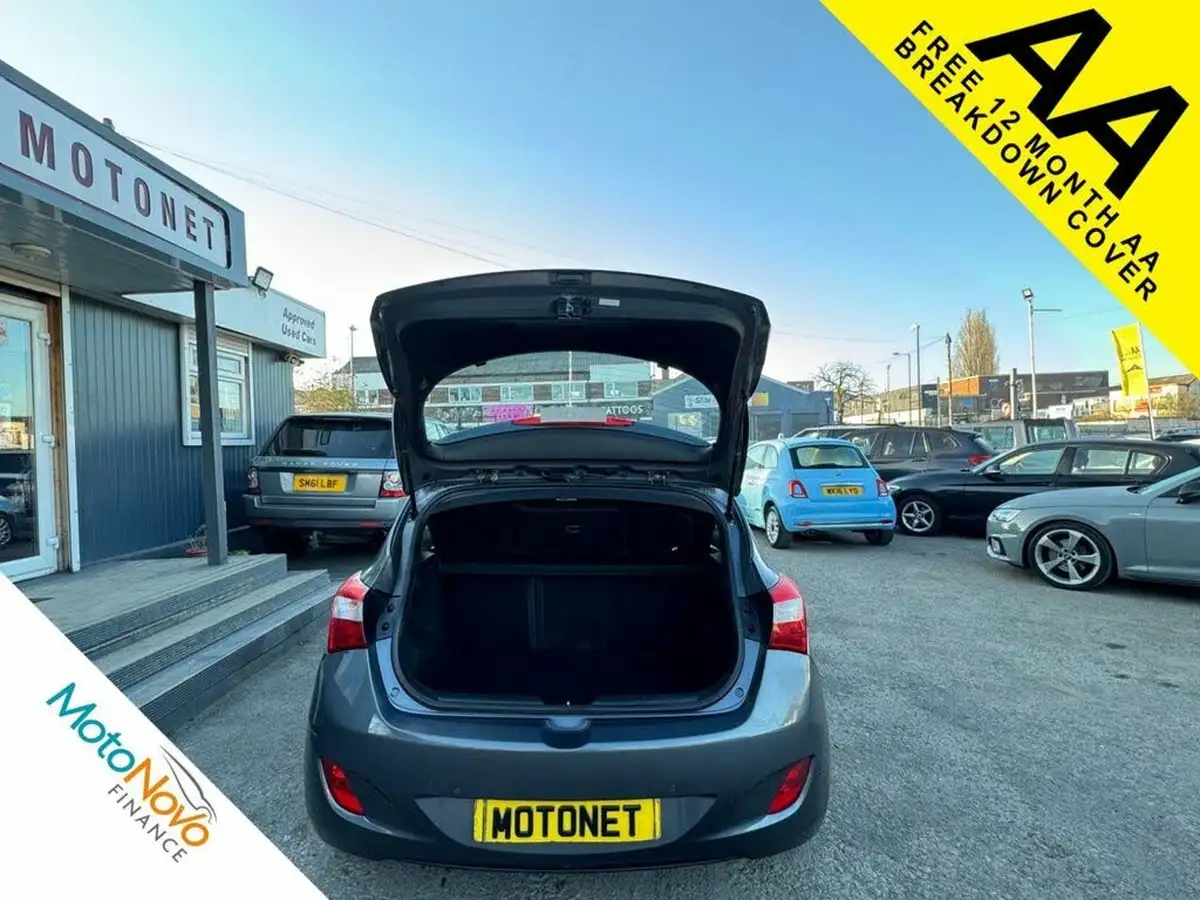 2015-hyundai-i30-16crdi-se-110ps-hatchback-big-24