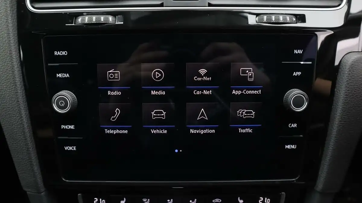 2020-volkswagen-golf-20tdi-gt-edition-estate-dsg-big-11