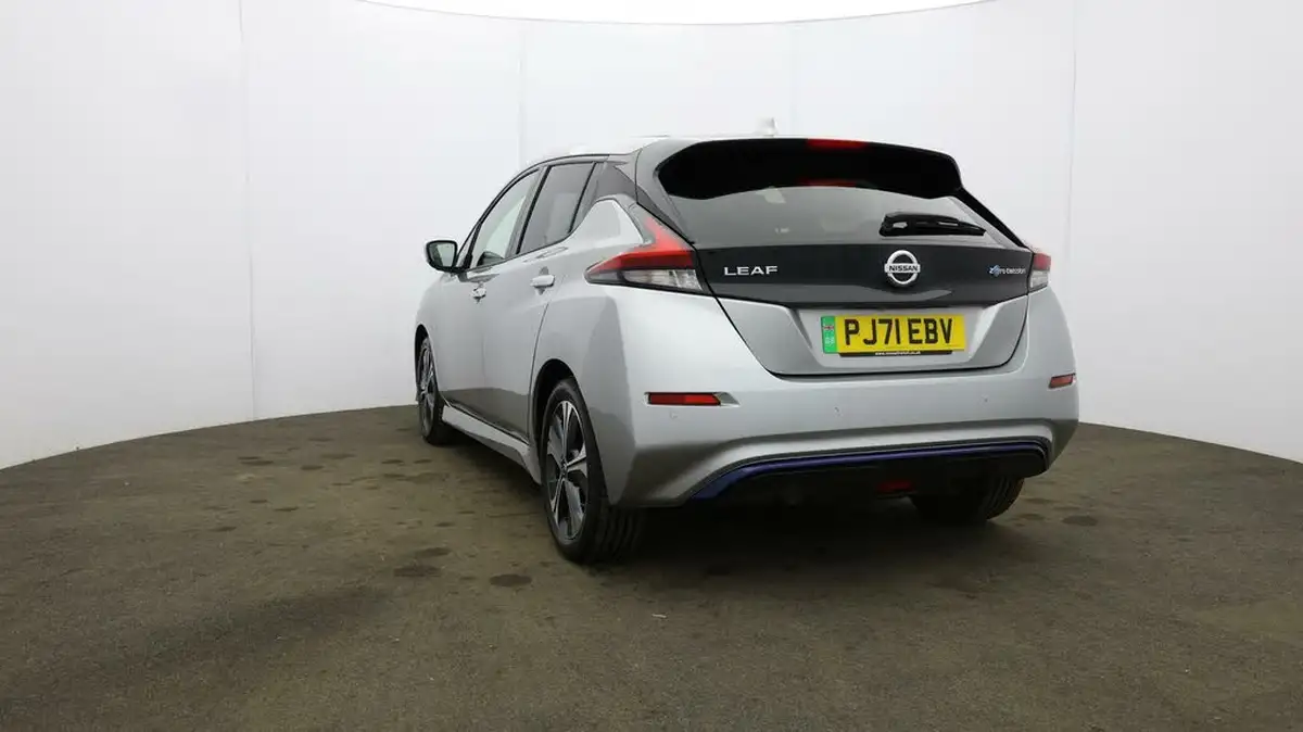 2021-nissan-leaf-e-tekna-big-24