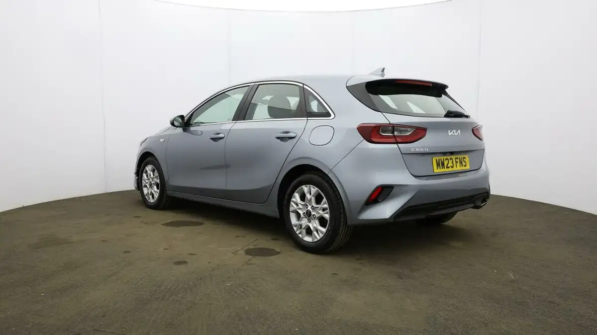2023-kia-ceed-15-t-gdi-2-158bhp-non-adap-hatchback-big-32