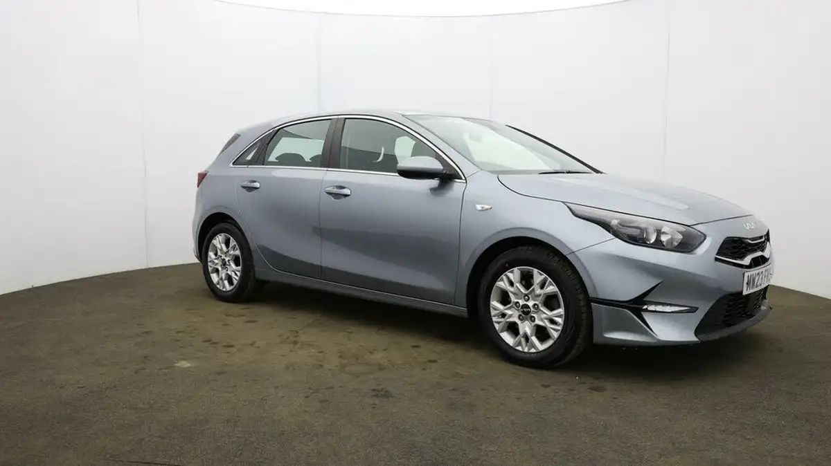 2023-kia-ceed-15-t-gdi-2-158bhp-non-adap-hatchback-big-0