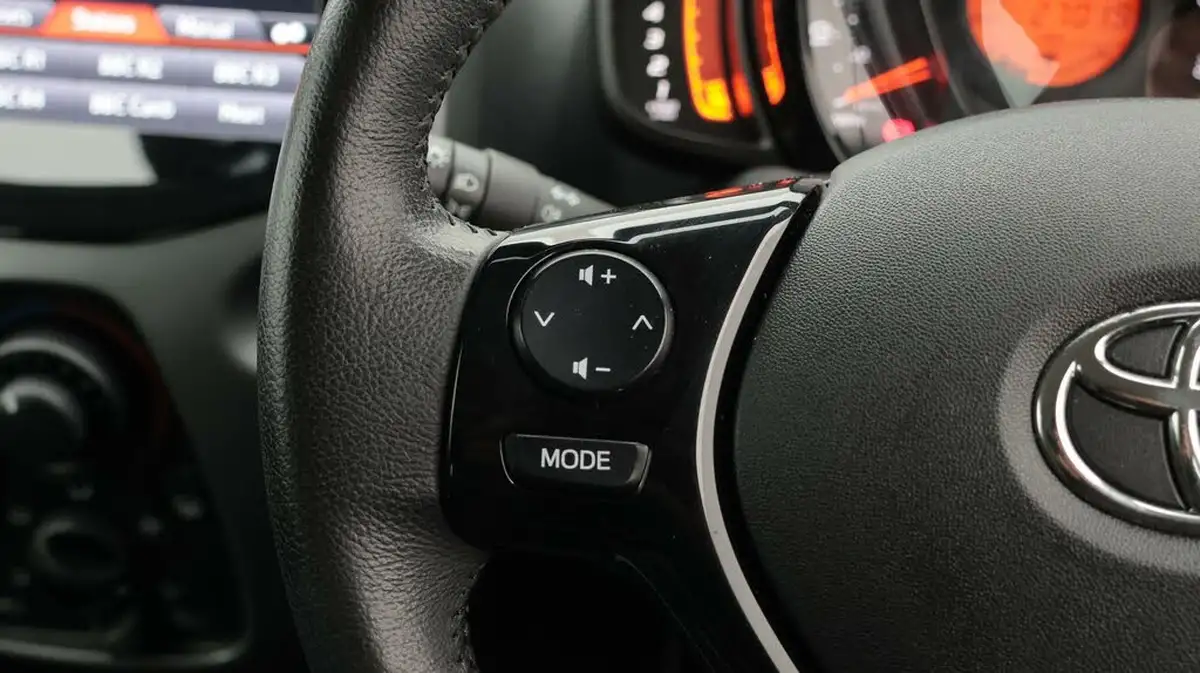 2021-toyota-aygo-10-vvt-i-x-play-tss-big-23