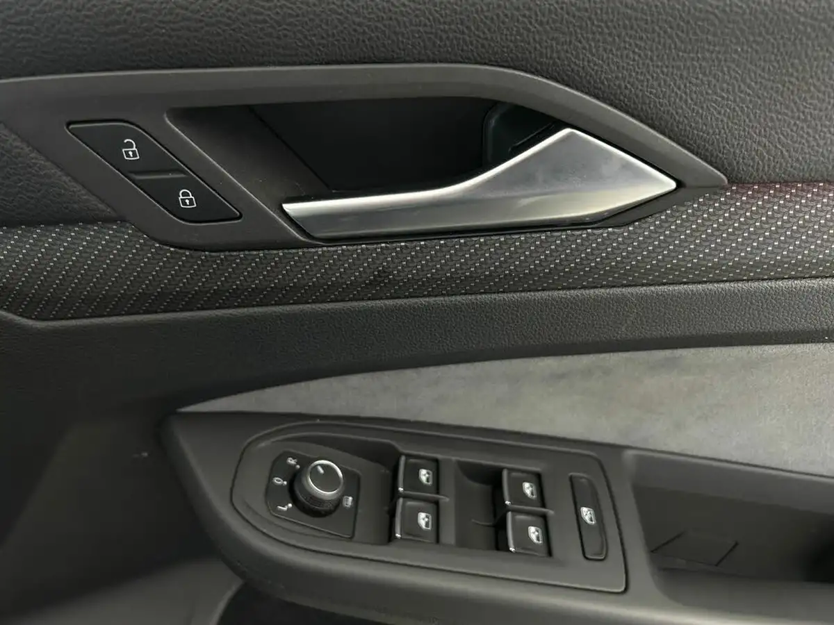 2022-volkswagen-golf-15-etsi-r-line-150ps-hatchback-big-17