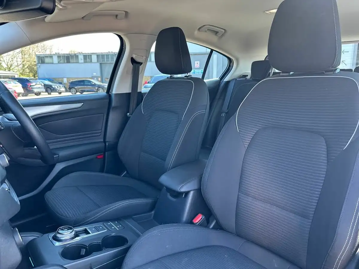 2020-ford-focus-10t-titanium-hatchback-auto-big-12