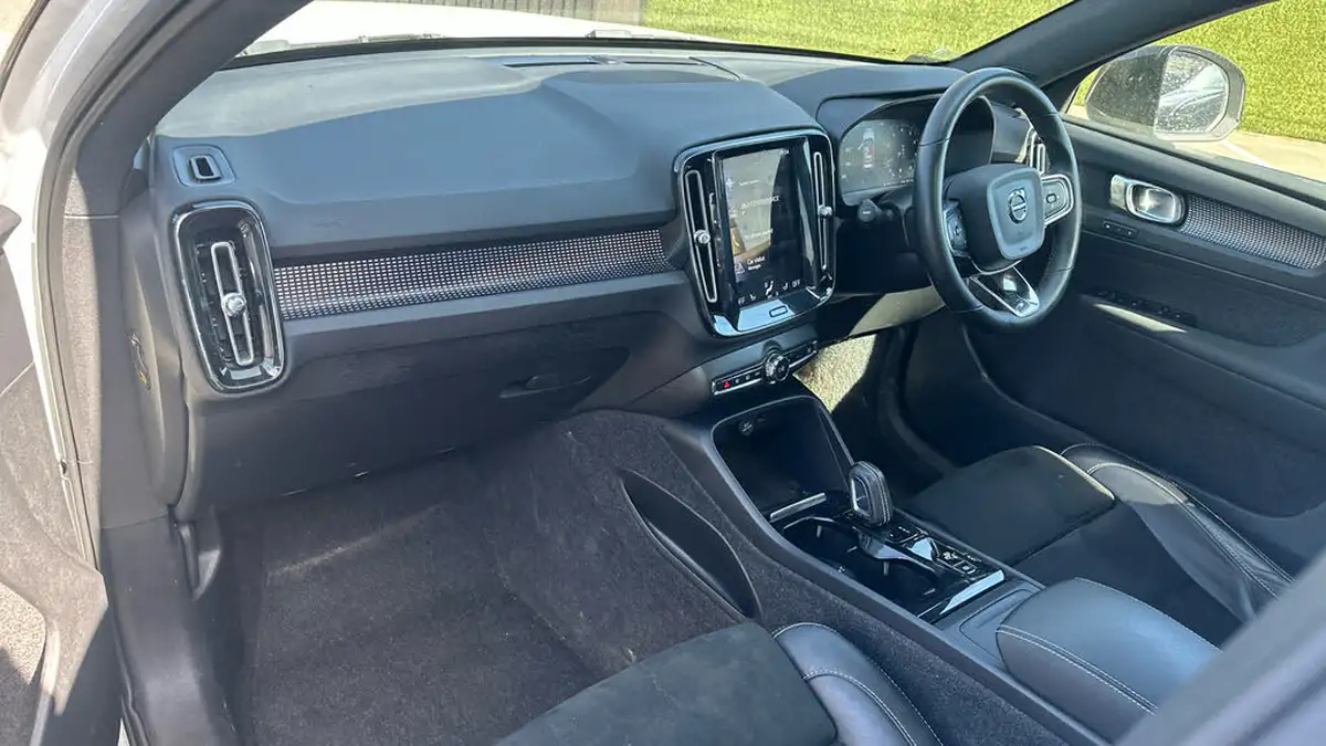 2021-volvo-xc40-20-b4-r-design-194bhp-awd-auto-big-9