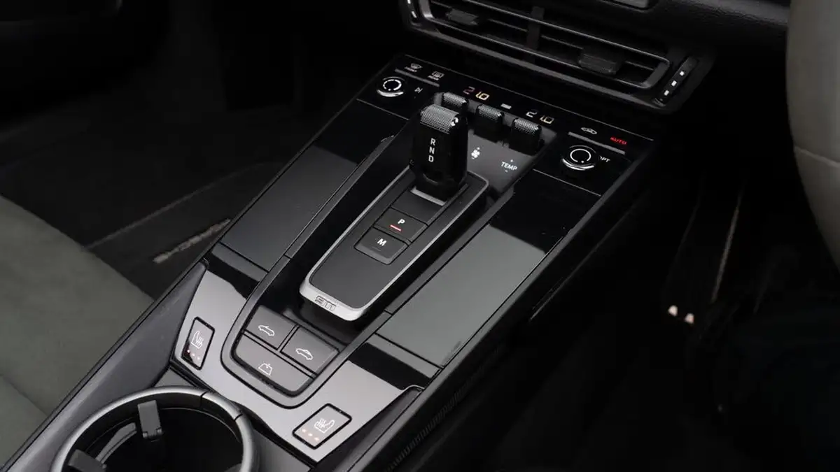 2022-porsche-911-30-carrera-gts-cabriolet-pdk-big-23