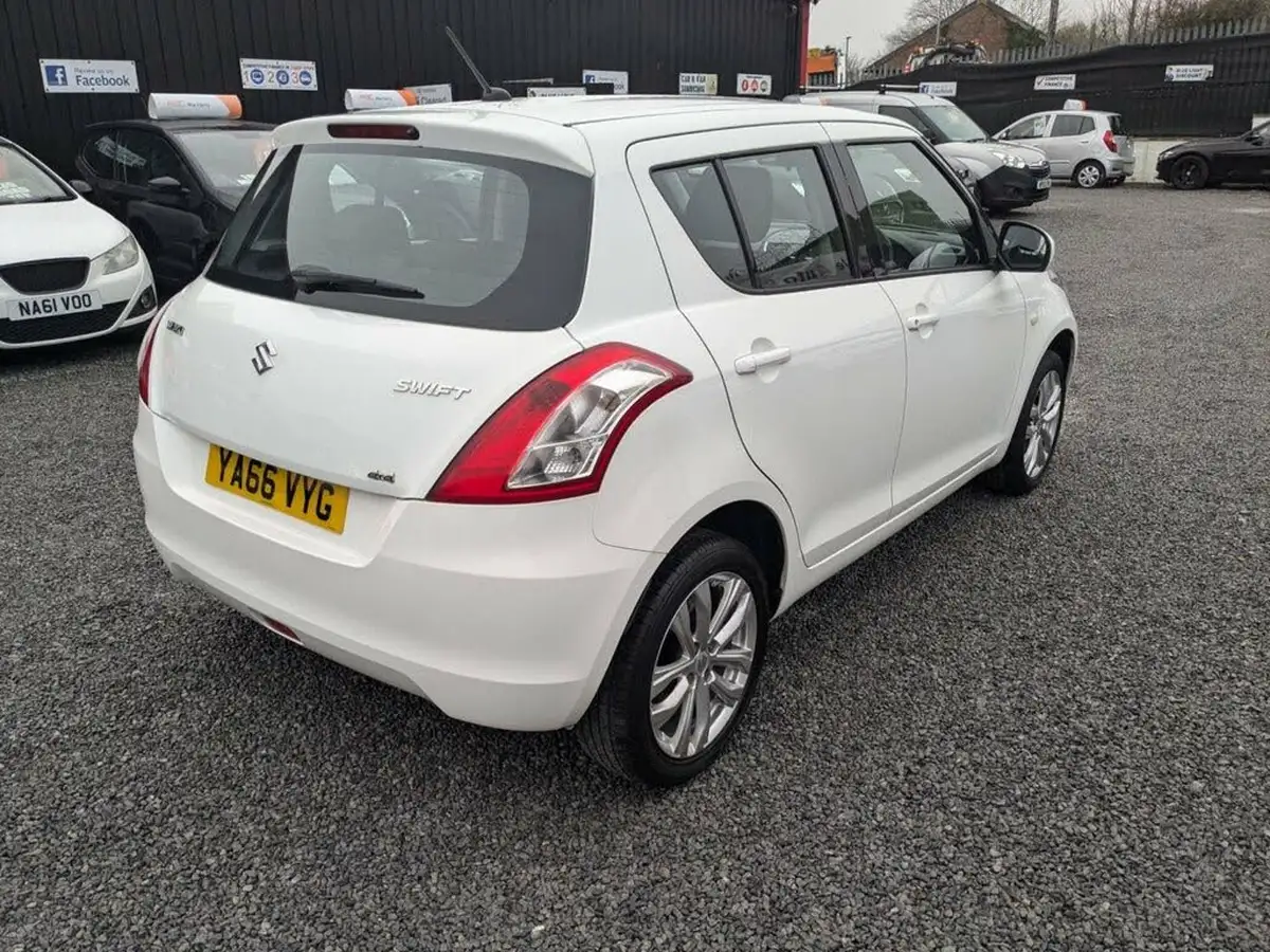 2017-suzuki-swift-12-sz3-4x4-5d-big-8