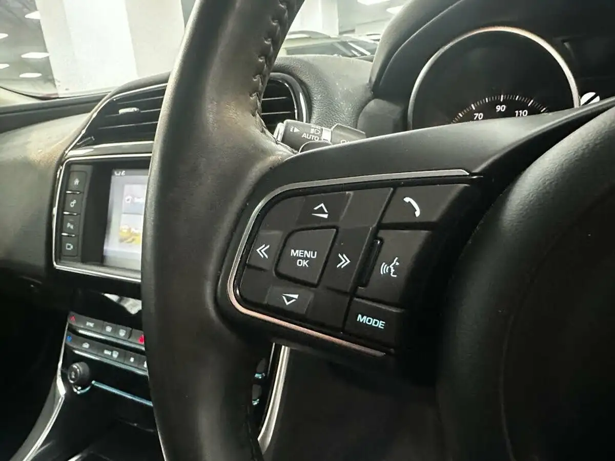 2017-jaguar-xe-20i-prestige-200ps-1999cc-big-36