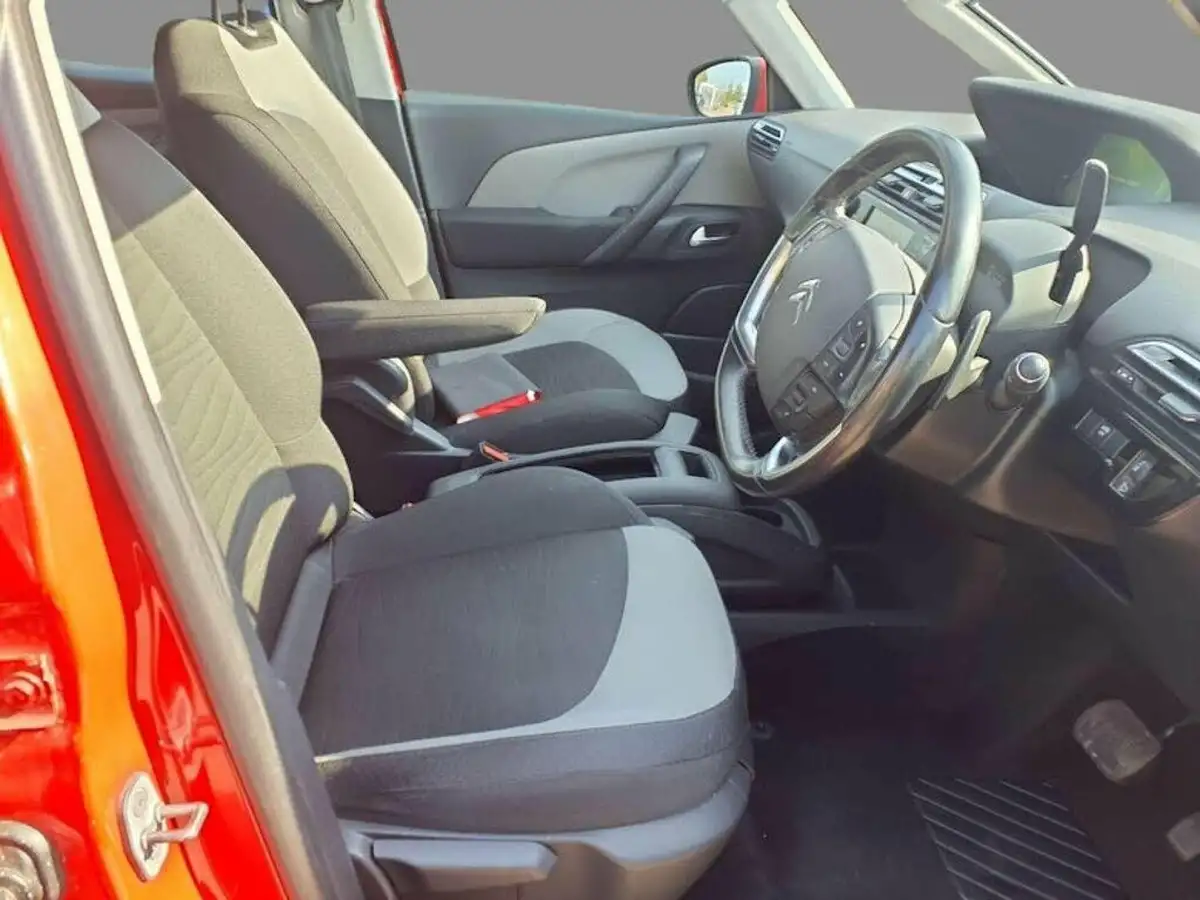 2017-citroen-grand-c4-picasso-16bluehdi-exclusive-eat6-big-4