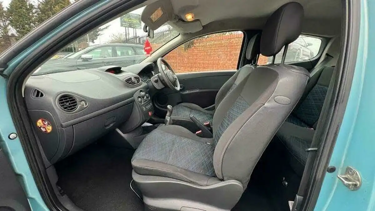 2008-renault-clio-12-extreme-16v-75bhp-3d-big-7