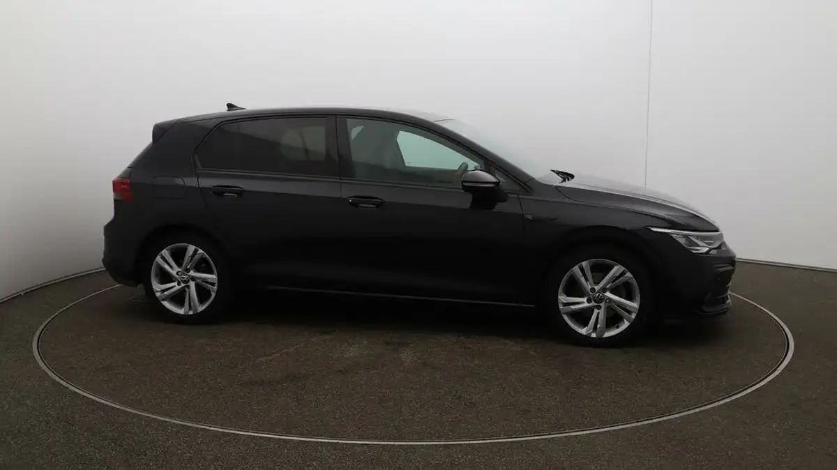 2021-volkswagen-golf-big-42