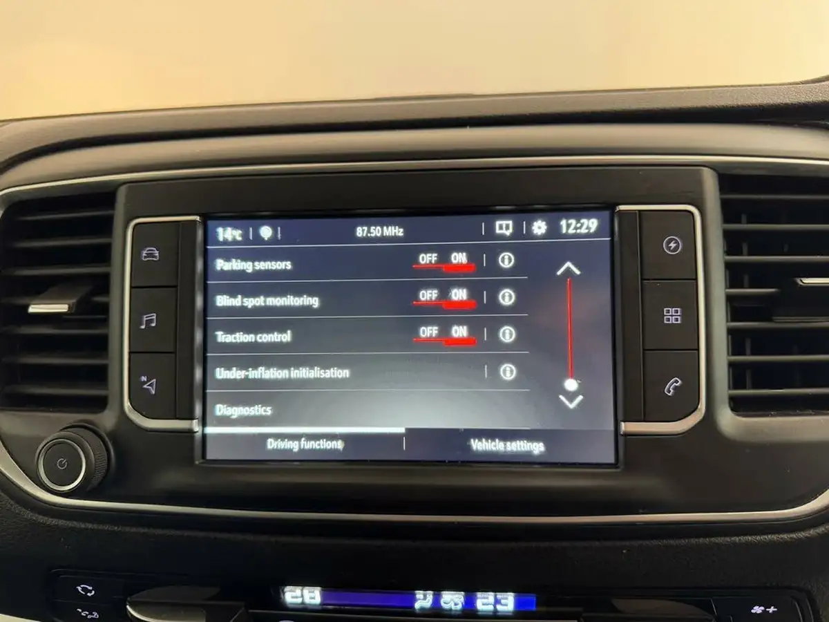2022-vauxhall-vivaro-life-e-elite-l-big-56