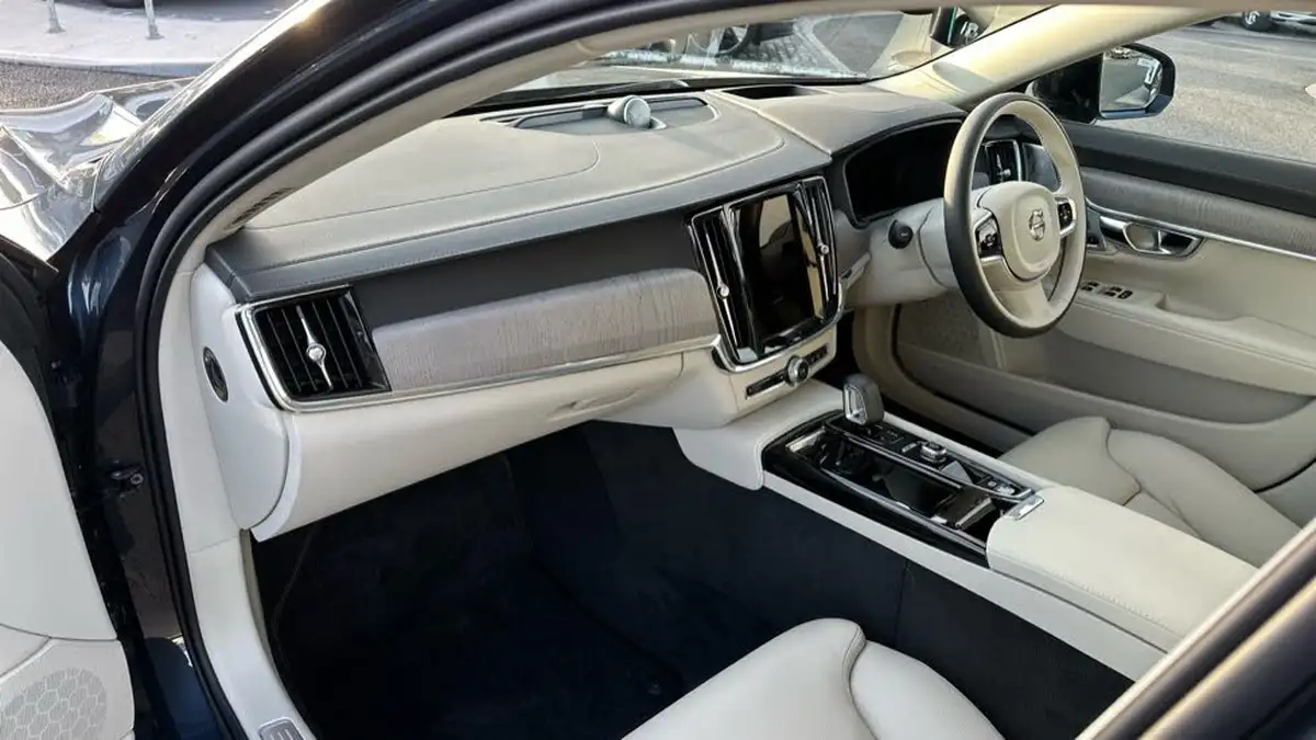 2025-volvo-v90-20-t8-ultra-big-3