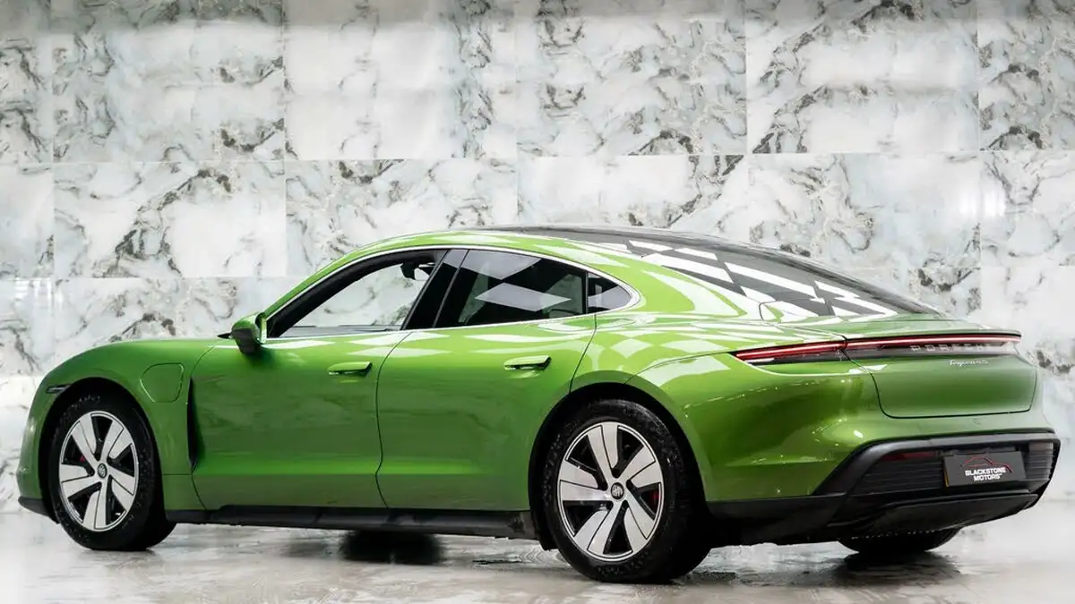 2021-porsche-taycan-e-4s-530ps-big-4