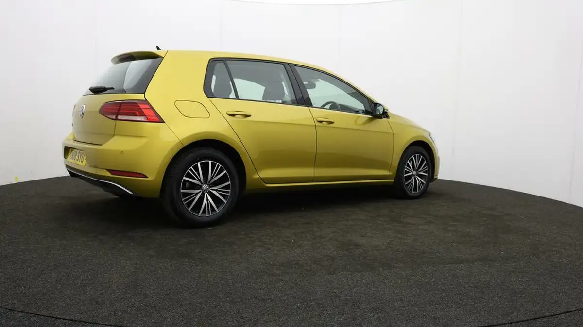2018-volkswagen-golf-20tdi-se-nav-bmtss-hatchback-5d-dsg-big-25
