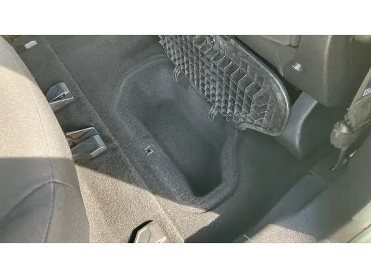 2019-citroen-berlingo-15bluehdi-flair-m-size-130ps-eat8-big-27