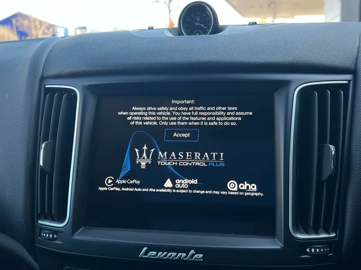 2017-maserati-levante-30td-awd-big-41