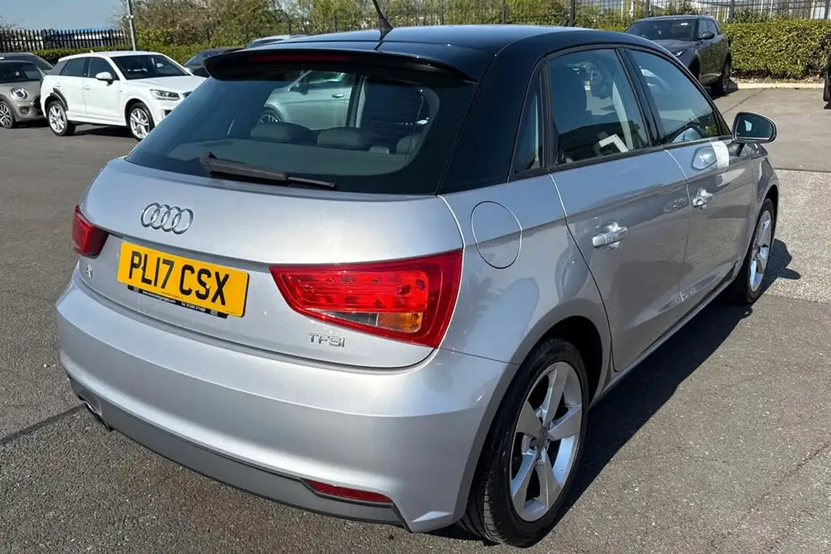 2017-audi-a1-14-tfsi-sportback-5d-big-32