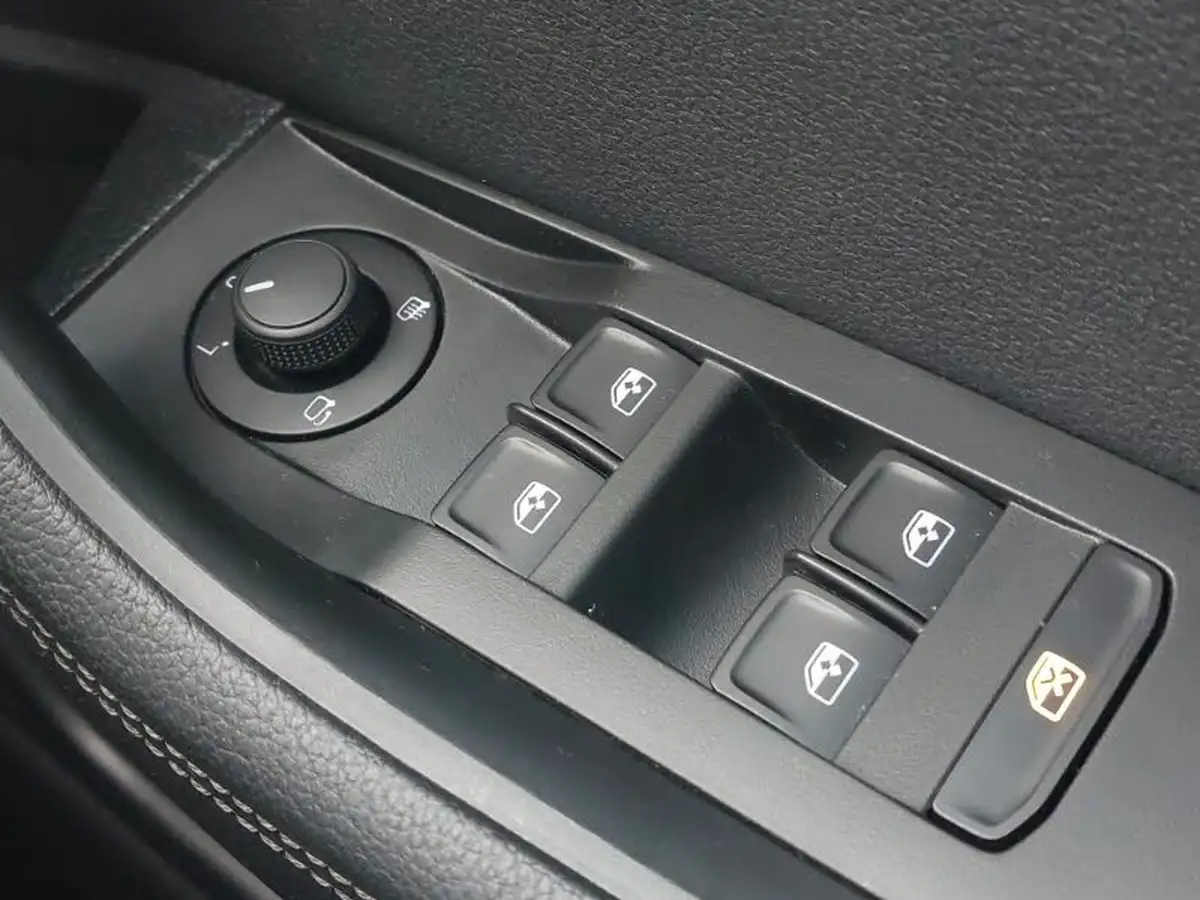 2023-skoda-superb-big-18