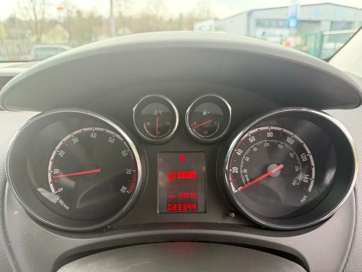 2017-vauxhall-meriva-14i-16v-turbo-club-120ps-auto-big-28