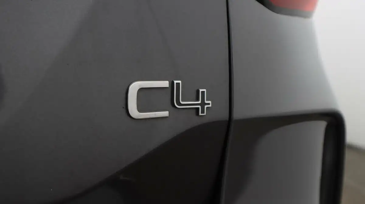 2023-citroen-c4-12-puretech-c-series-edition-eat8-big-22