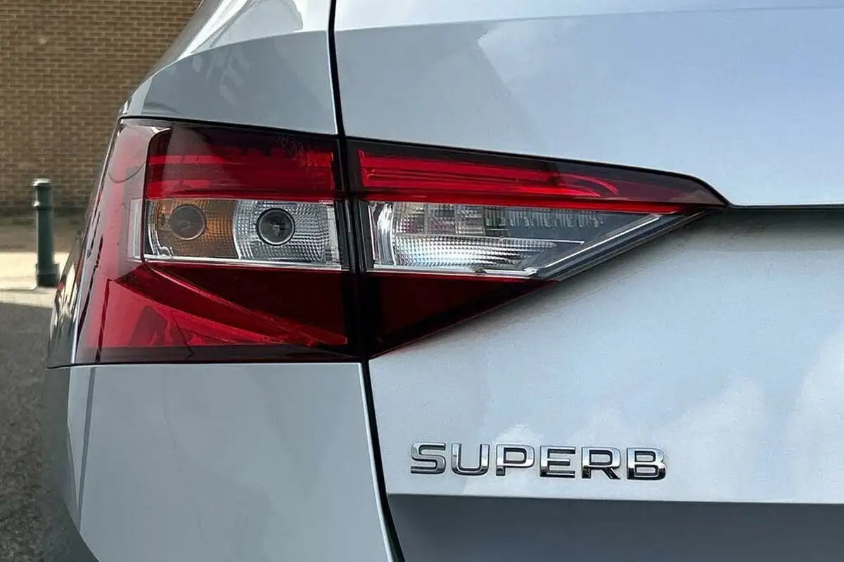 2022-skoda-superb-20tdi-se-technology-estate-dsg-big-52
