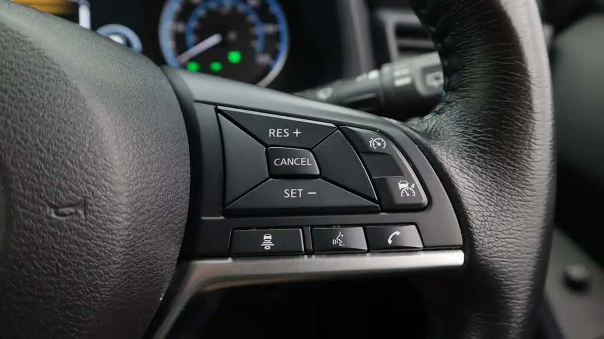 2021-nissan-leaf-e-acenta-big-25