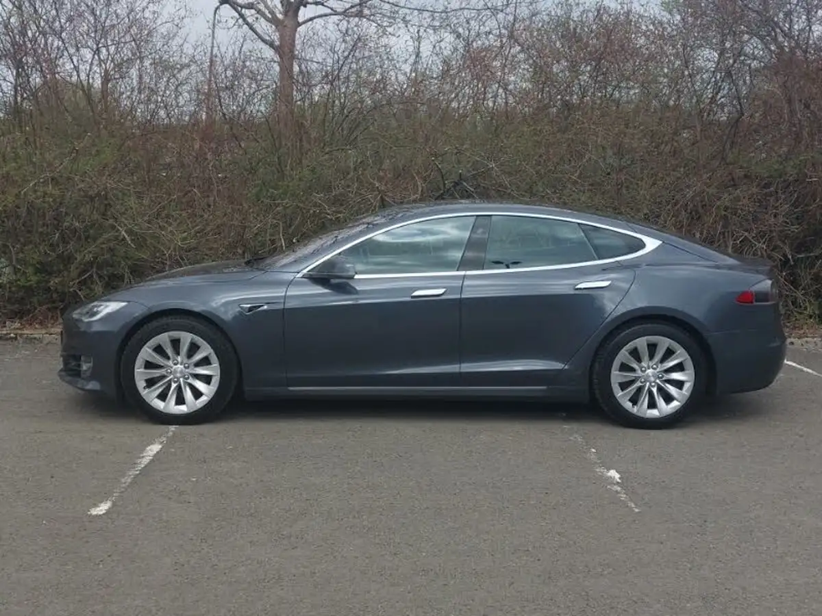 2019-tesla-model-s-e-long-range-big-3