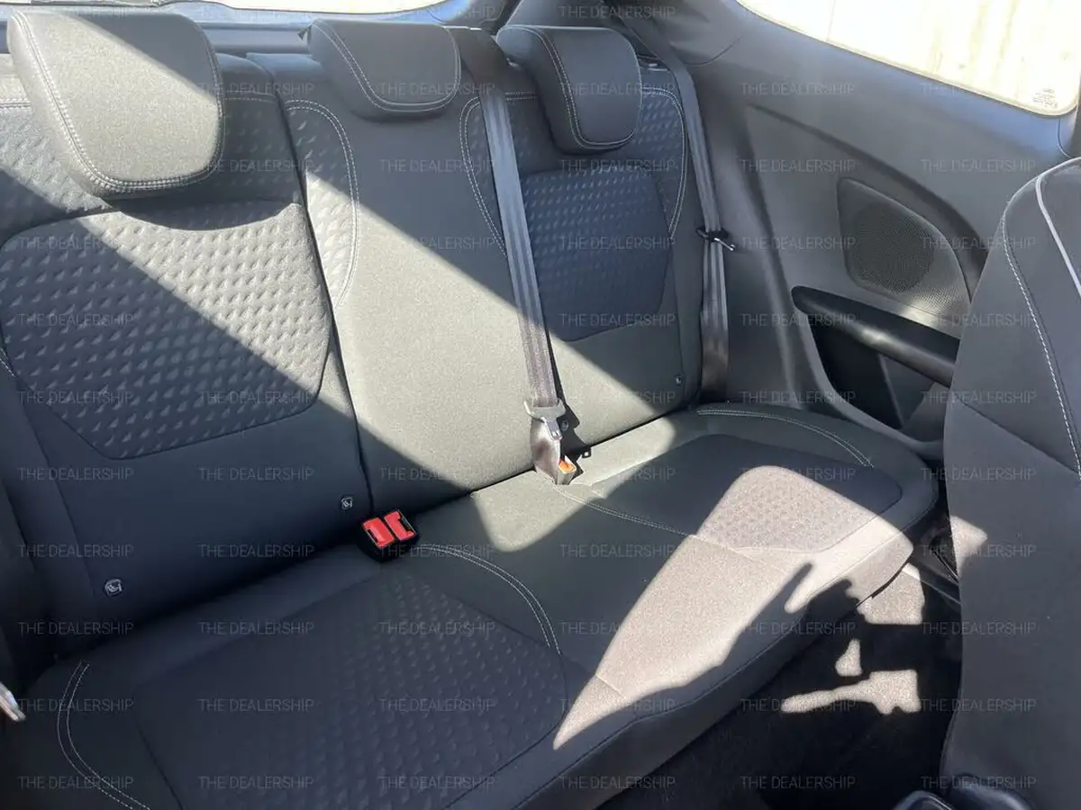 2018-ford-fiesta-10t-zetec-3d-big-13